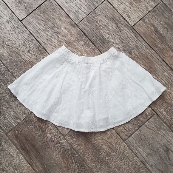 OshKosh B'Gosh white flowy skirt Size 4T - Picture 8 of 8